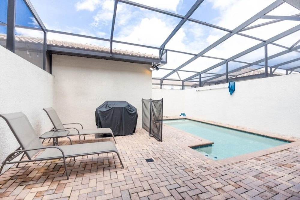 Magical Getaway Near Disney Private Pool + Resort Access, Bbq Grill! 4 Bedroom Townhouse