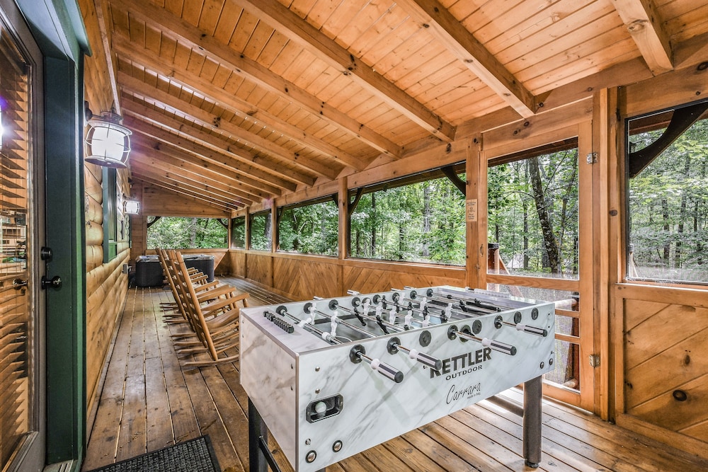 A Mountain Spirit 3 Bedroom Cabin by RedAwning