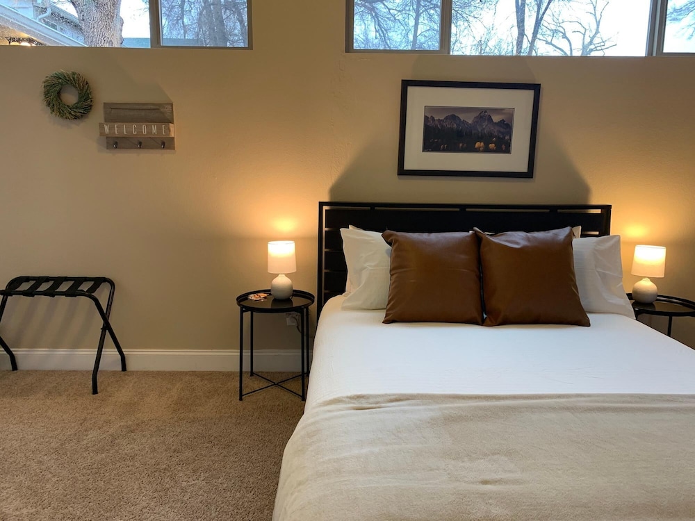 Gorgeous Guest Suite. Walk to Old Town & CSU! view 5