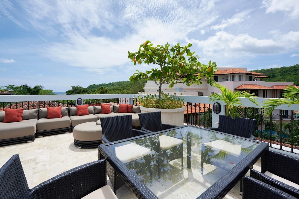 Las Catalinas 3BR House w Pool Rooftop Terrace Casa Cazenovia