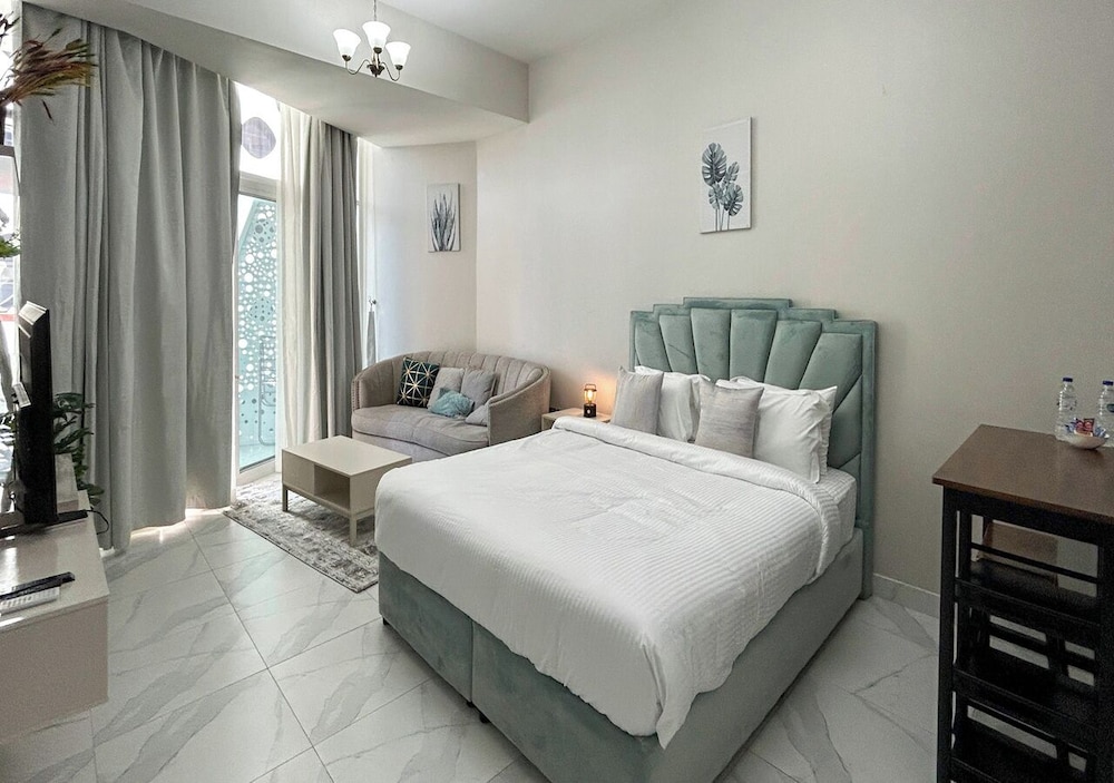 Cozy Studio in Azizi Riviera by Bespoke