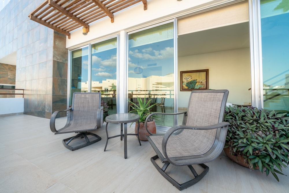 Balcony & Terrace