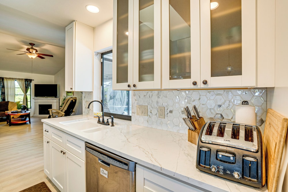 Pool, BBQ & More: Sleek Home in Port Charlotte!