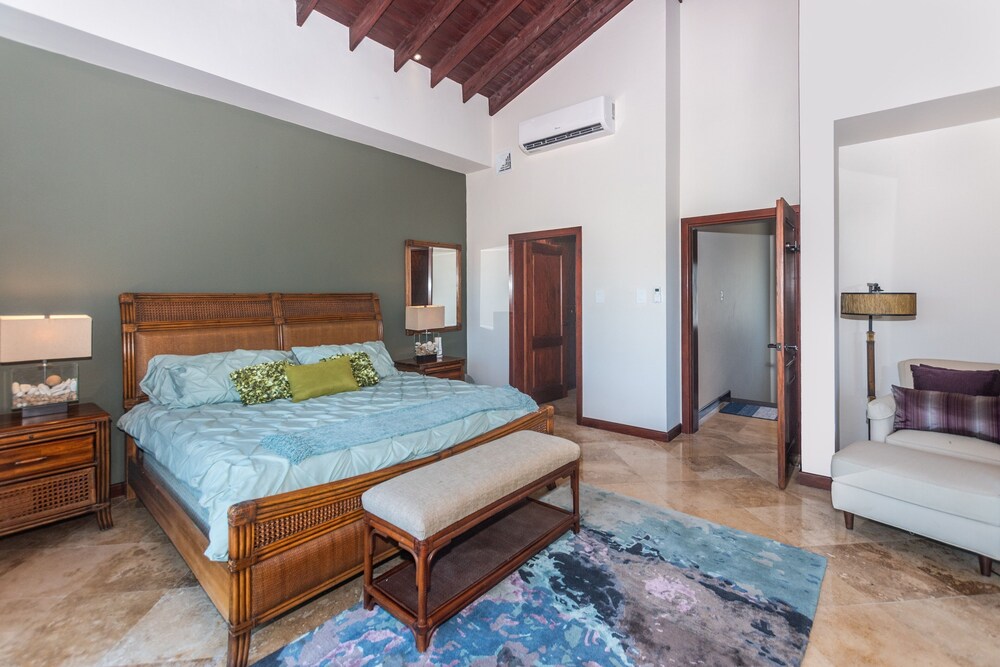 Pristine Bay 1005- Villa Loce 4 Bedroom Home