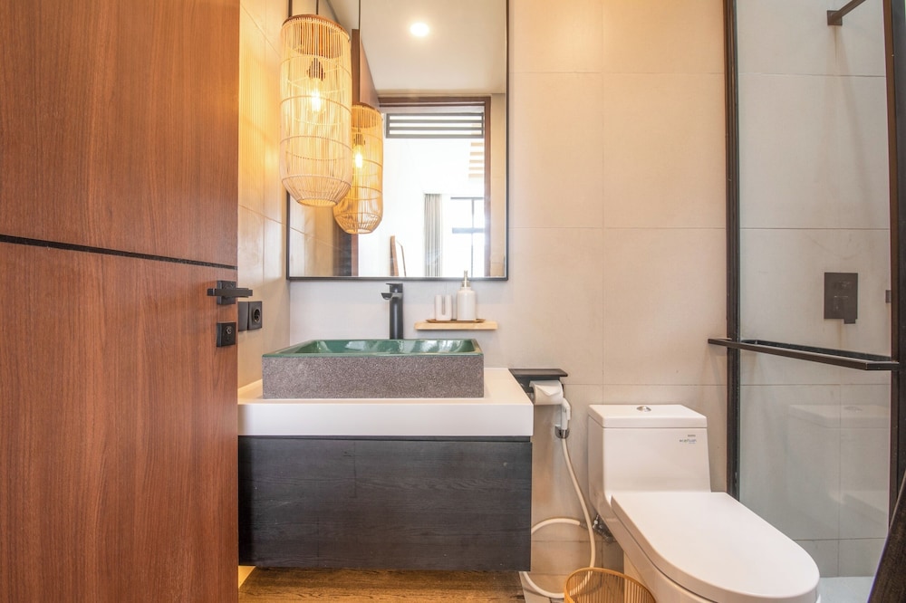 Elegant 3BR Escape Canggu AC 5min Shore