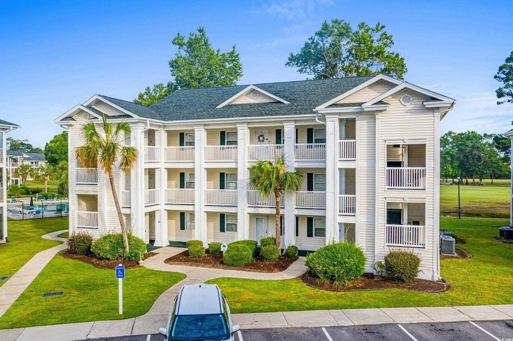 River Oaks 28g 2 Bedroom Condo