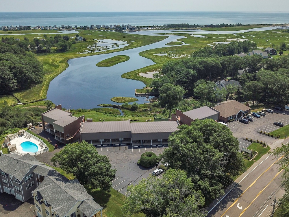 Ogunquit River Inn Suites - Property Image 17