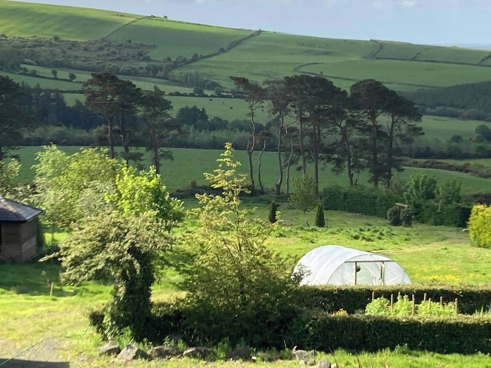 Peace Apartment With Views Near Gorey
