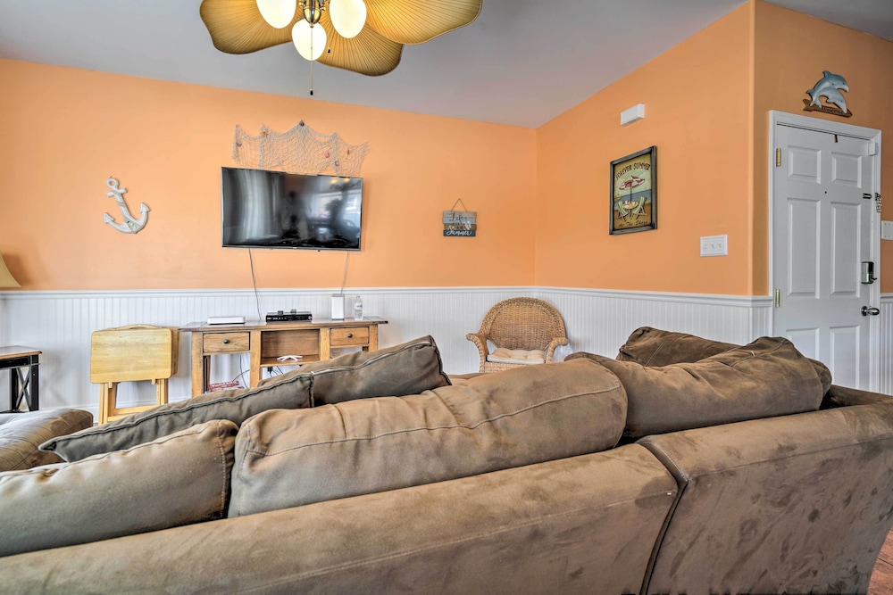 Breezy Wildwood Condo ~ 2 Blocks to Beach!
