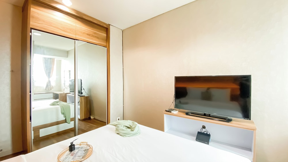 Wonderful And Homey 2Br Apartment At Springhill Terrace Residence