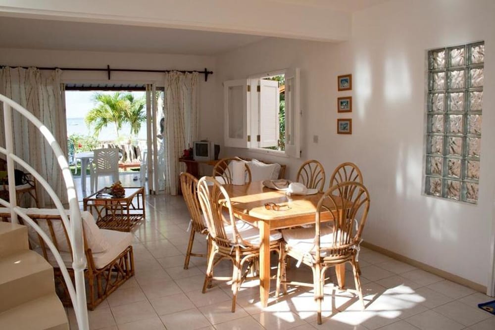 Private Beachfront Bungalow With Pool and Garden - by Feelluxuryholidays view 3