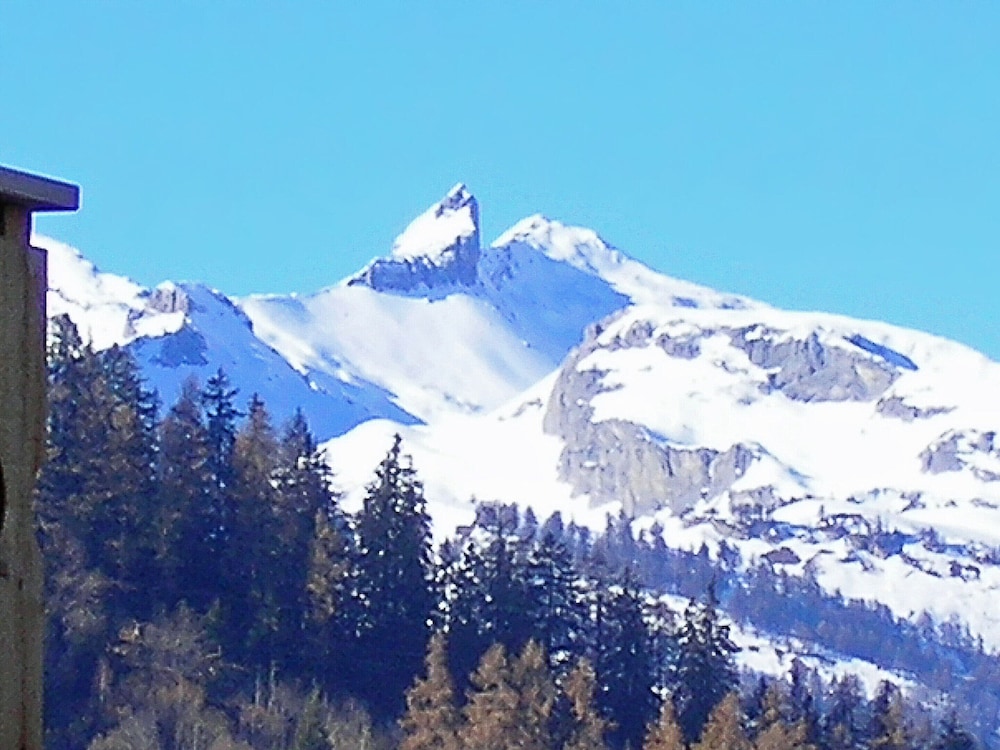 Chalet in La Tzoumaz Near Ski Lift