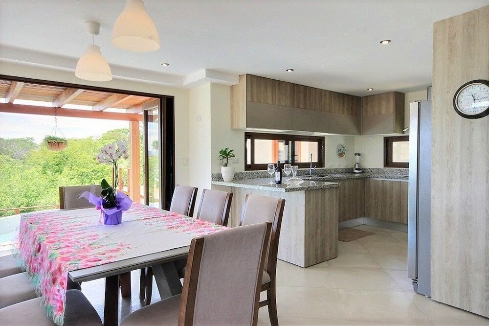 Villa Atardecer - 4 Br home