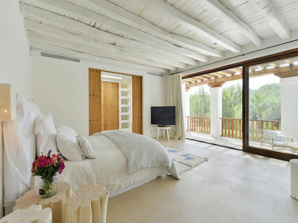 Holiday Home With Children Play Area