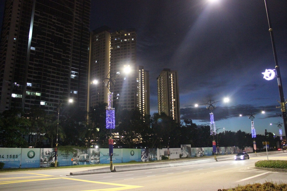 City Living with Panoramic Sea Views at Danga Bay