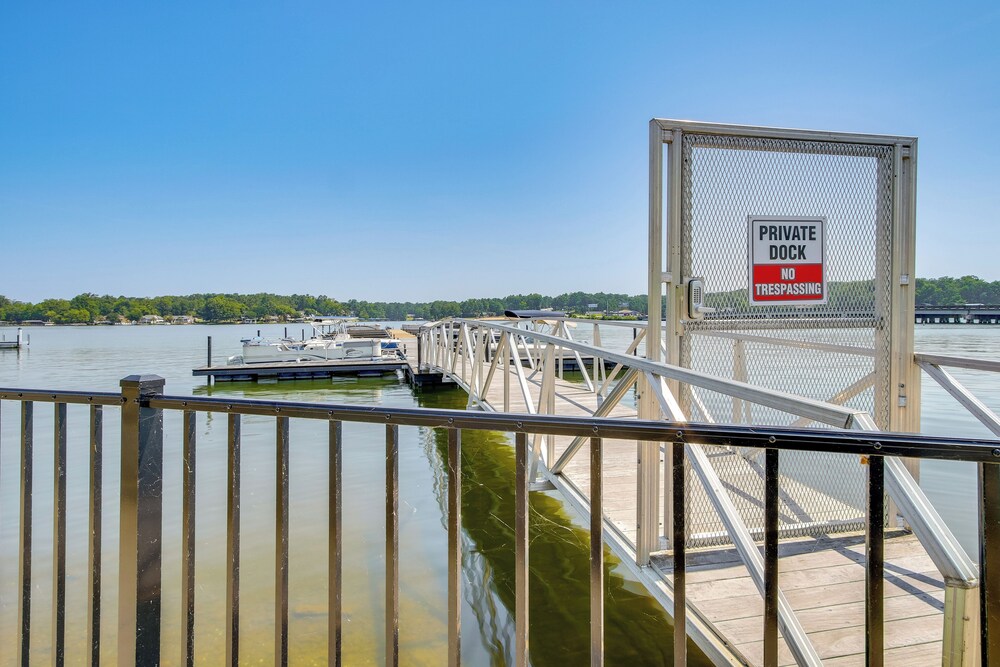 Walk to Marina: Lake Greenwood Retreat w/ Hot Tub