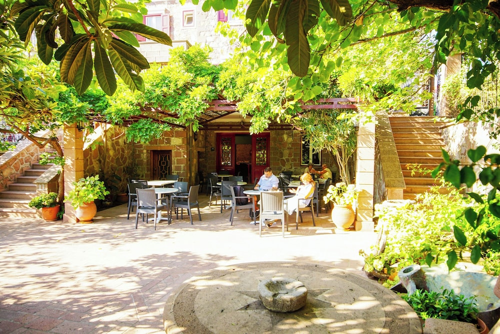 Hotel Iris