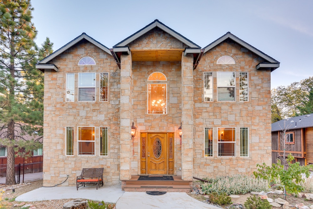 Spacious Big Bear Home w/ Game Room + Hot Tub!