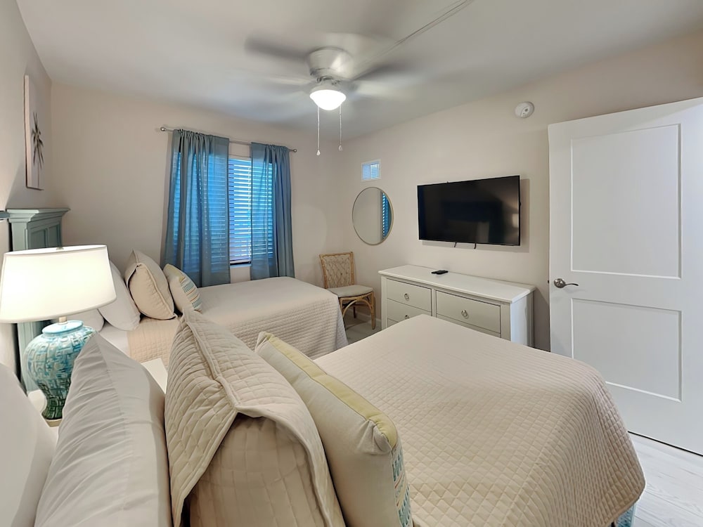Seaside 3 by Distinctive Beach Rentals