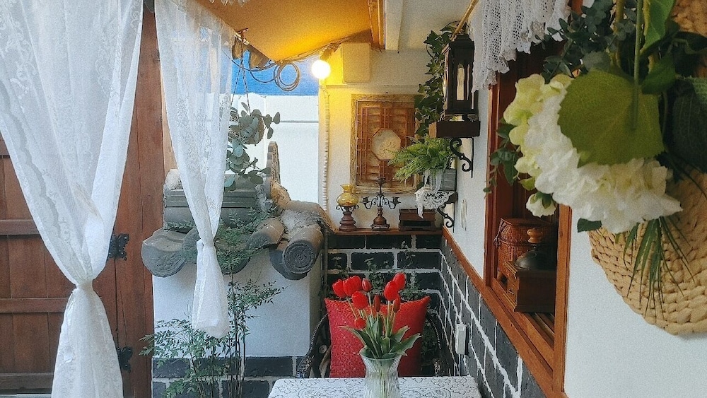 Gangneongjeon Hanok Stay