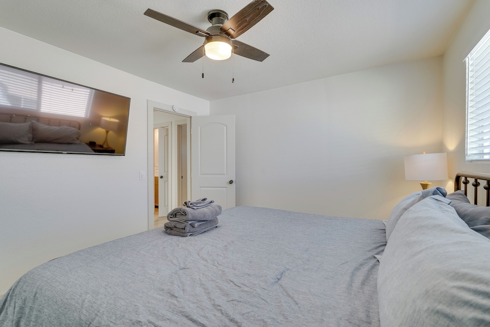 Pool, Game Room, Hot Tub: Lake Havasu City Oasis!