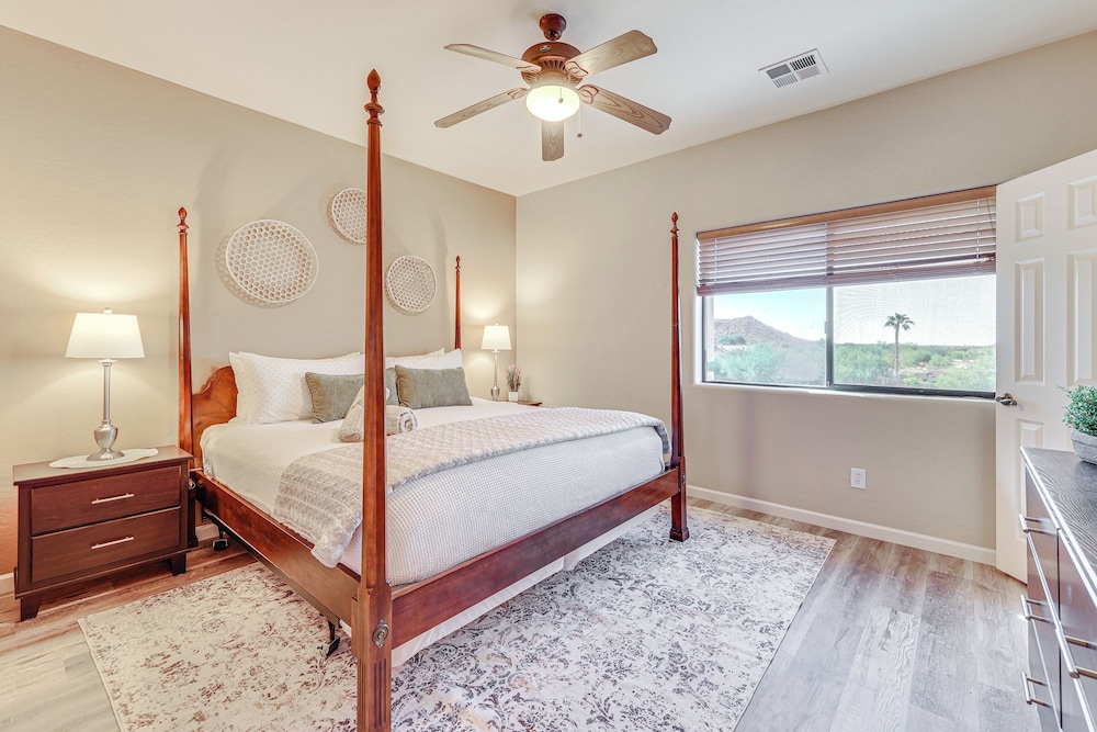 Gold Canyon Golfer's Getaway w/ Scenic Views!