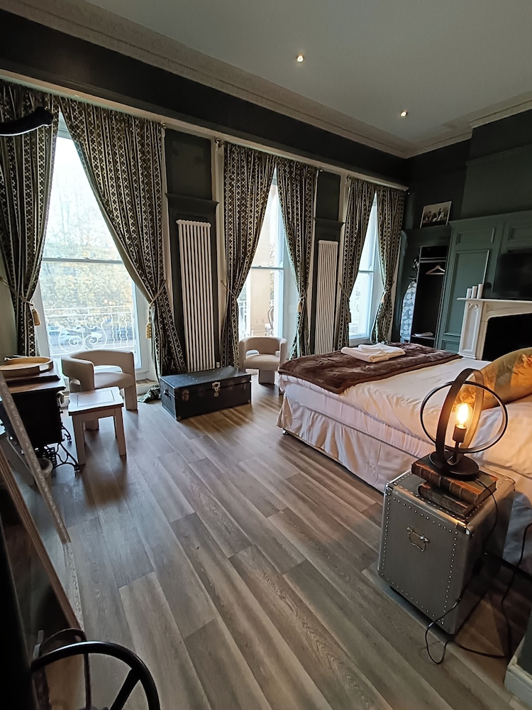 Rooms on The Prom
