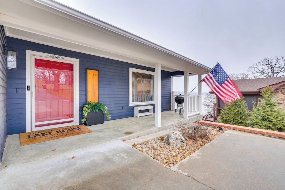 Lakefront Home w/ Private Dock in Grove
