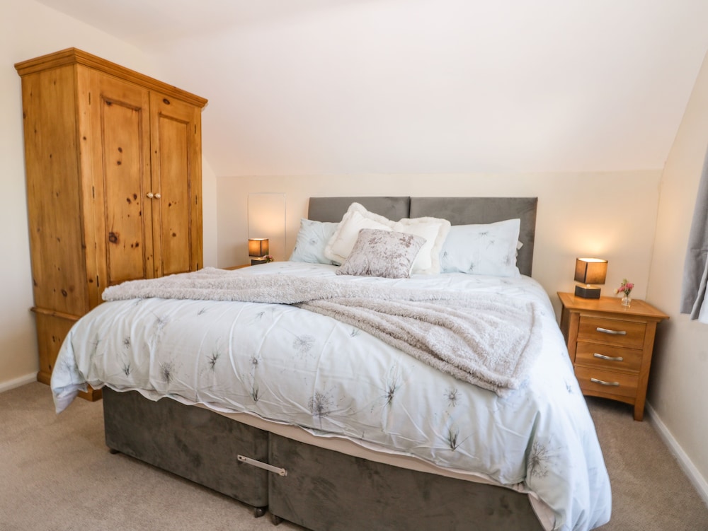 1 Woodhouse Cottages