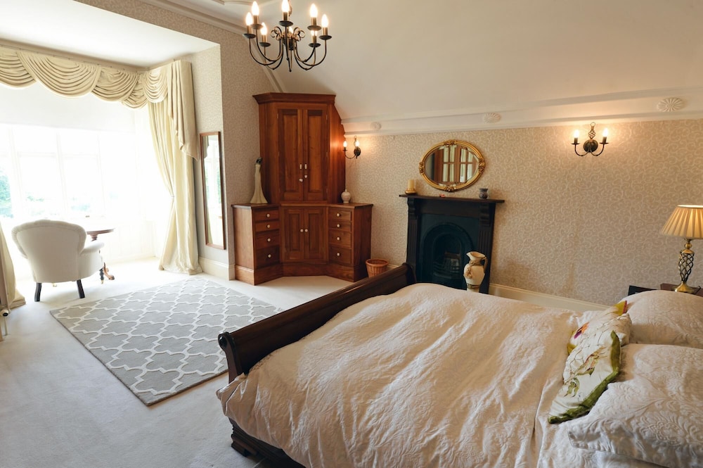 The Priory - Country Manor House Log Burner Sea Views Pet Friendly view 5