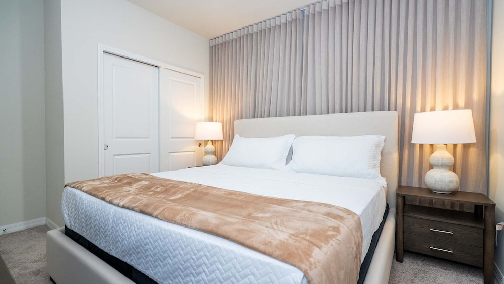 Upstay Family Fun 5BR Retreat w Pool Games Room