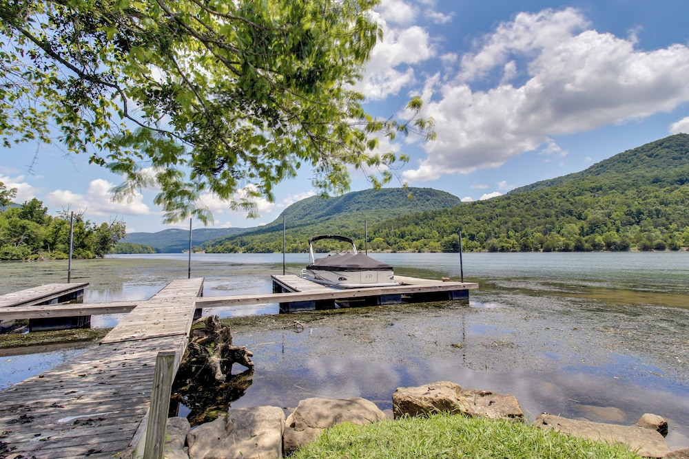 Dock & Hot Tub: Tennessee River Cabin Getaway