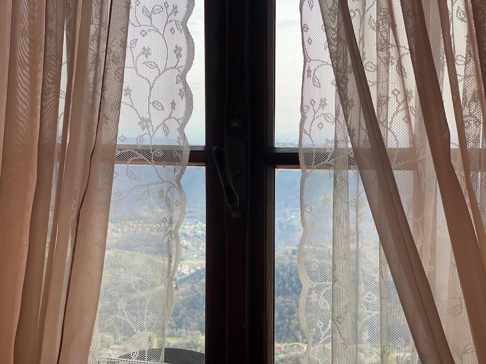Apartment - Sleeps 2, Balcony & Parking