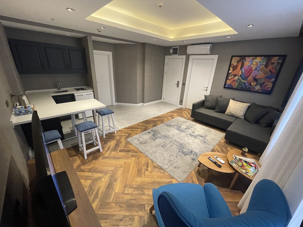 Feri Suites - Image 38