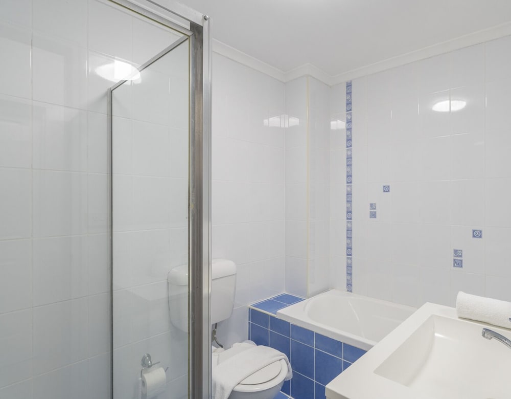 Kozyguru | Homebush West | 3-Beds Apt With Parking