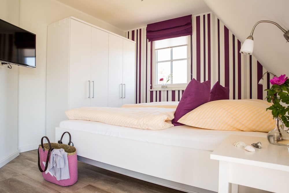 Holiday Home Bodden With Sauna and Harbor