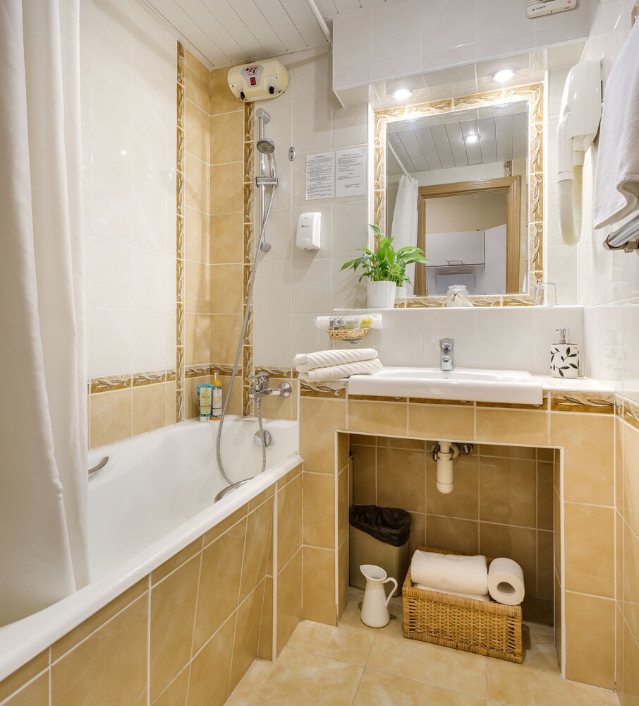 #513 OREKHOVO APARTMENTS with shared bathroom