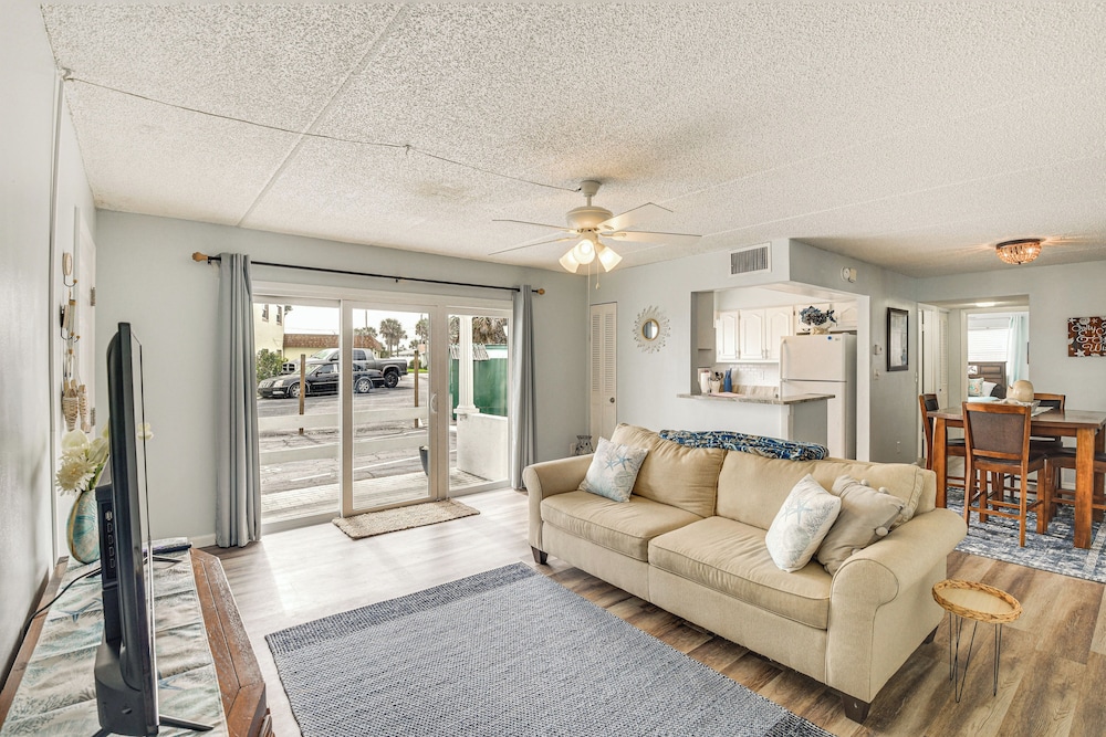 Oceanside Ormond Beach Condo, Steps to Shore!