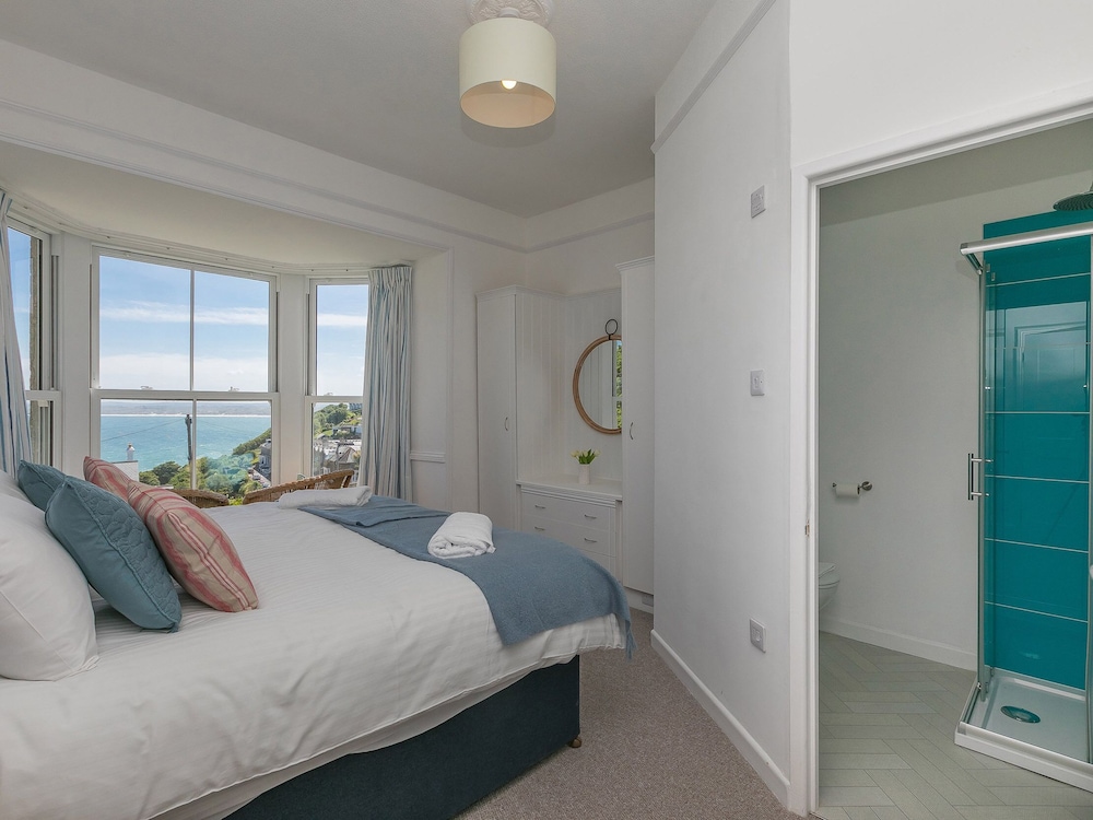 6 Albany Terrace
