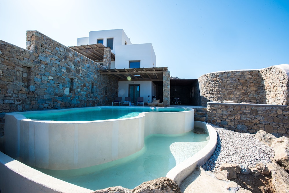Amallini Suites Mykonos photo 4