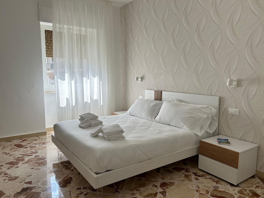 My50s in Monopoli With 4 Bedrooms and 2 Bathrooms
