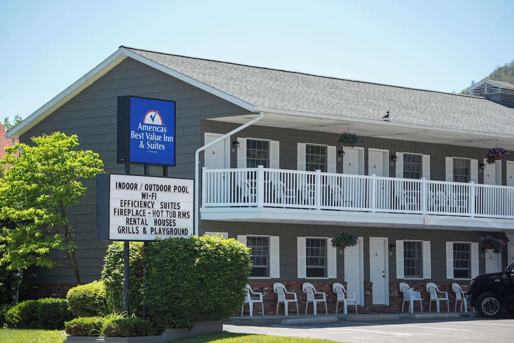 Adirondack Retreat Inn & Suites