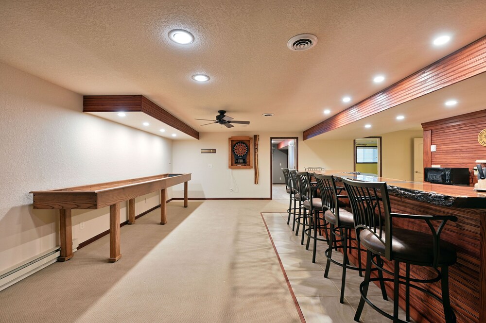 Unit 701 5 Bd 3 Ba 5 Bedroom Condo by RedAwning