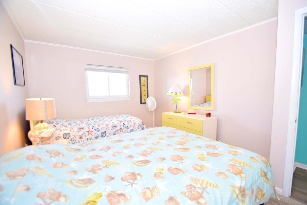 Thunder Island 81b 2 Bedroom Condo by RedAwning view 4