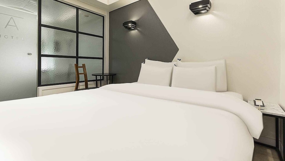 Hotel A