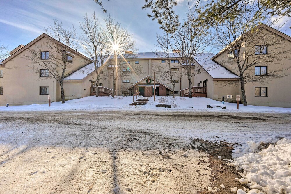 Renovated Dover Condo - Steps to Ski Shuttle! view 4