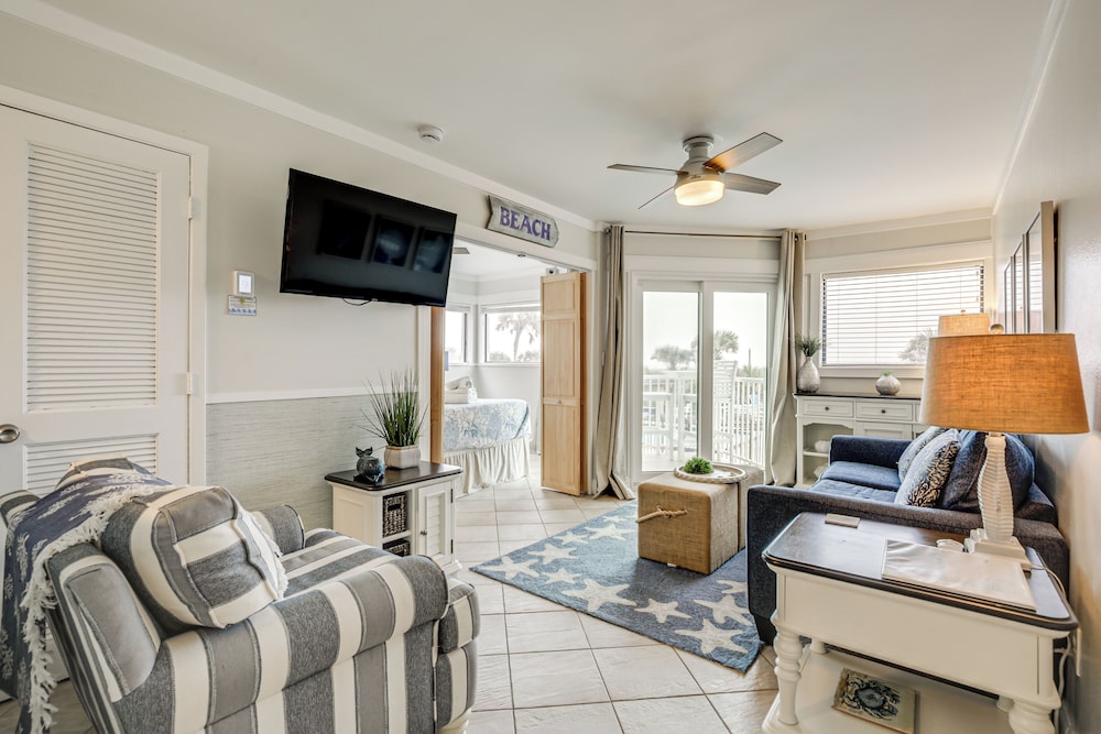 Steps to Pool + Ocean: Jacksonville Beach Gem!