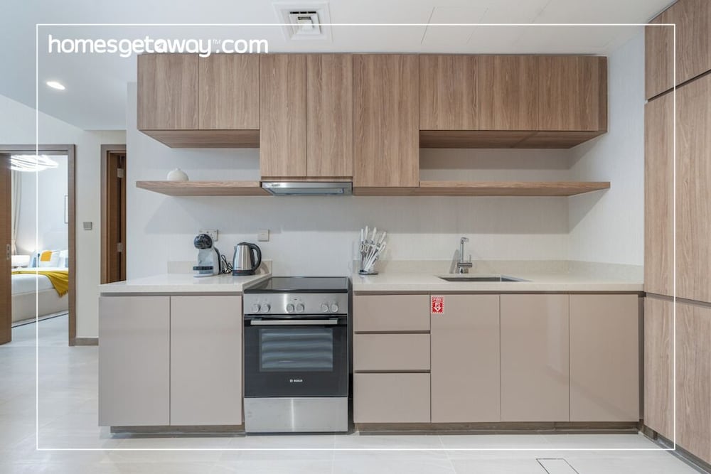Chic 1BR at the Canal Business Bay