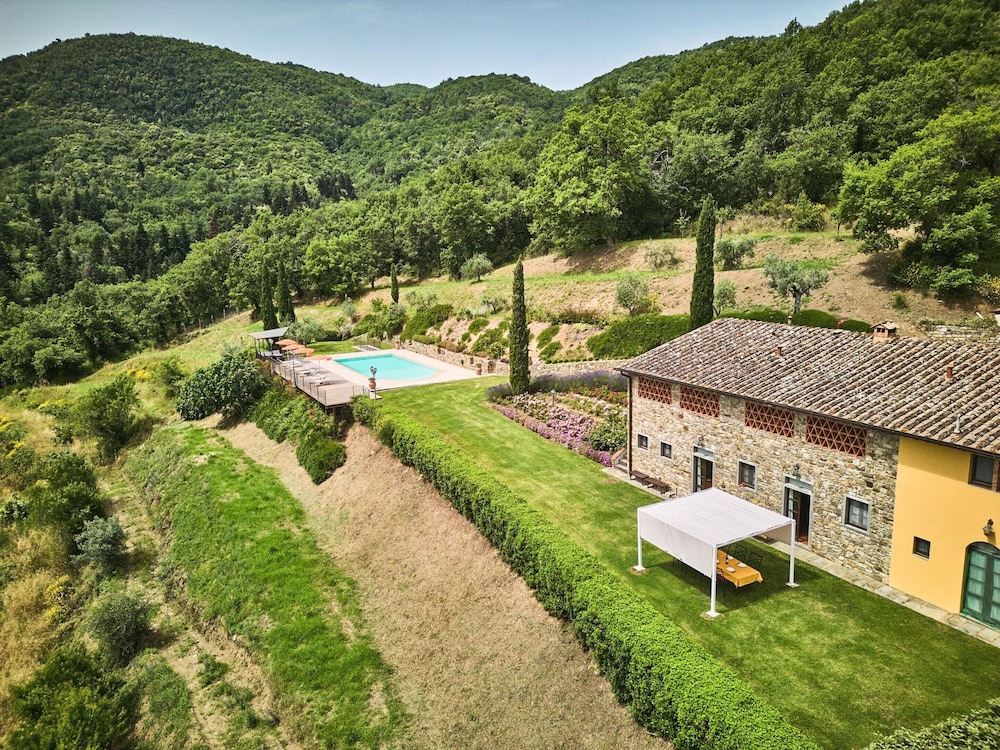 Farmhouse in Chianti With Pool and Garden