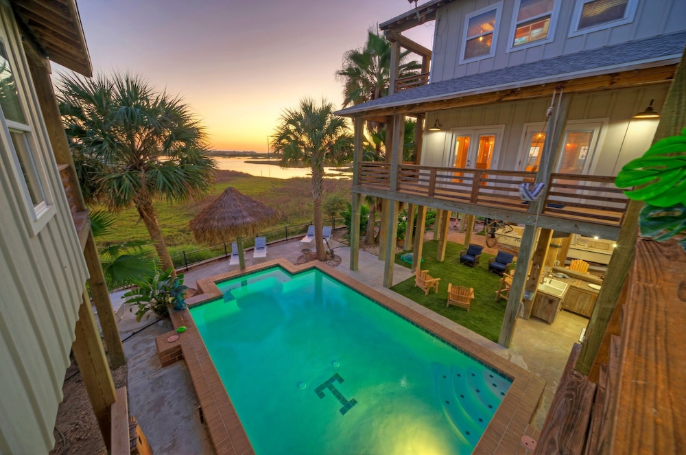 Fish Camp Buyout by Avantstay Unique 6bdr Escape Private Pool Views
